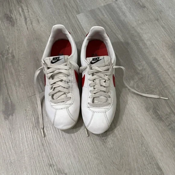 Nike Cortez women’sSz 8 classic nike - Picture 2 of 4